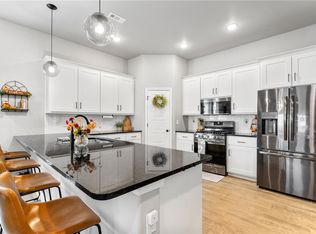 737 Robinson St, Pea Ridge, AR 72751