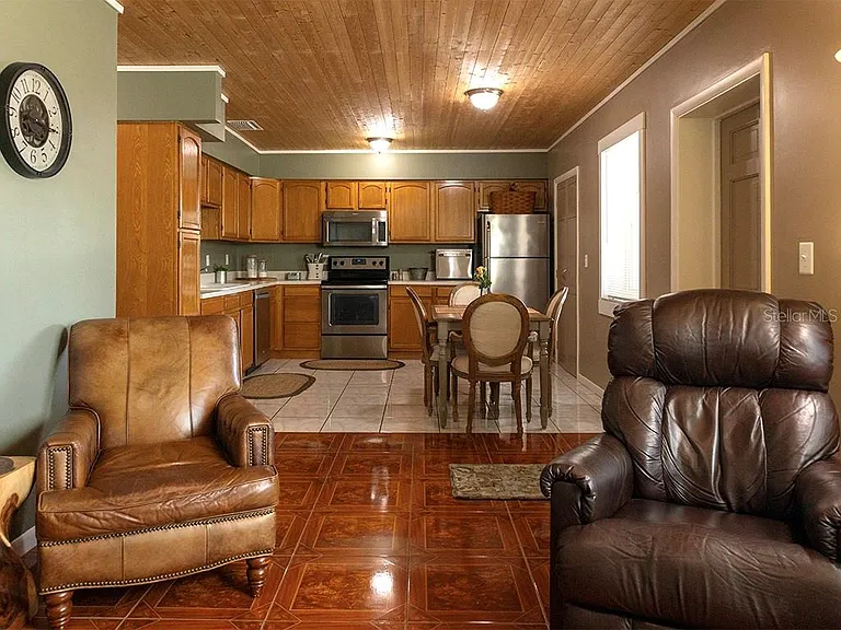 380 Base Ave E #201 — Photo 2