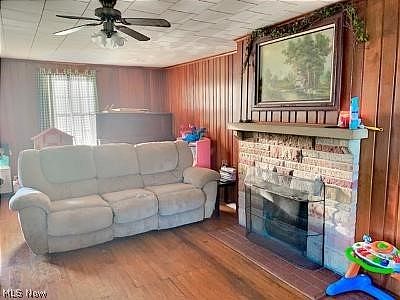 4th image of 771 Cross St