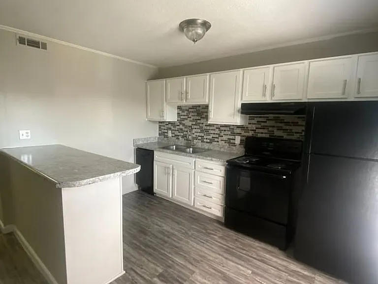 Springbrook Apartments — Photo 19