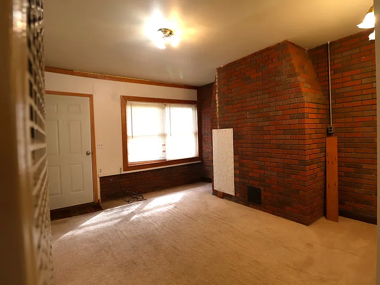 1601 W College St #2 — Photo 9