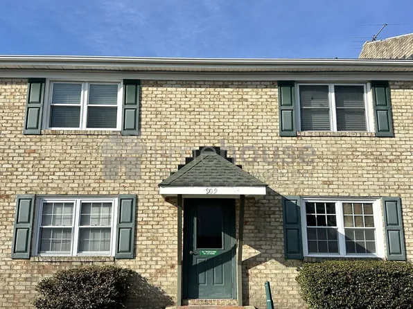 909 Leisure Sq APT 201, Virginia Beach, VA 23451