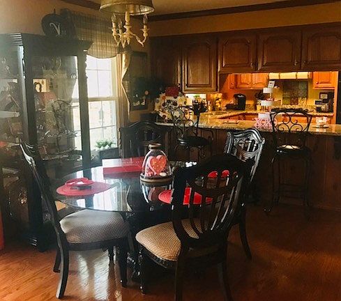5th image of 604 Dogwood Ln