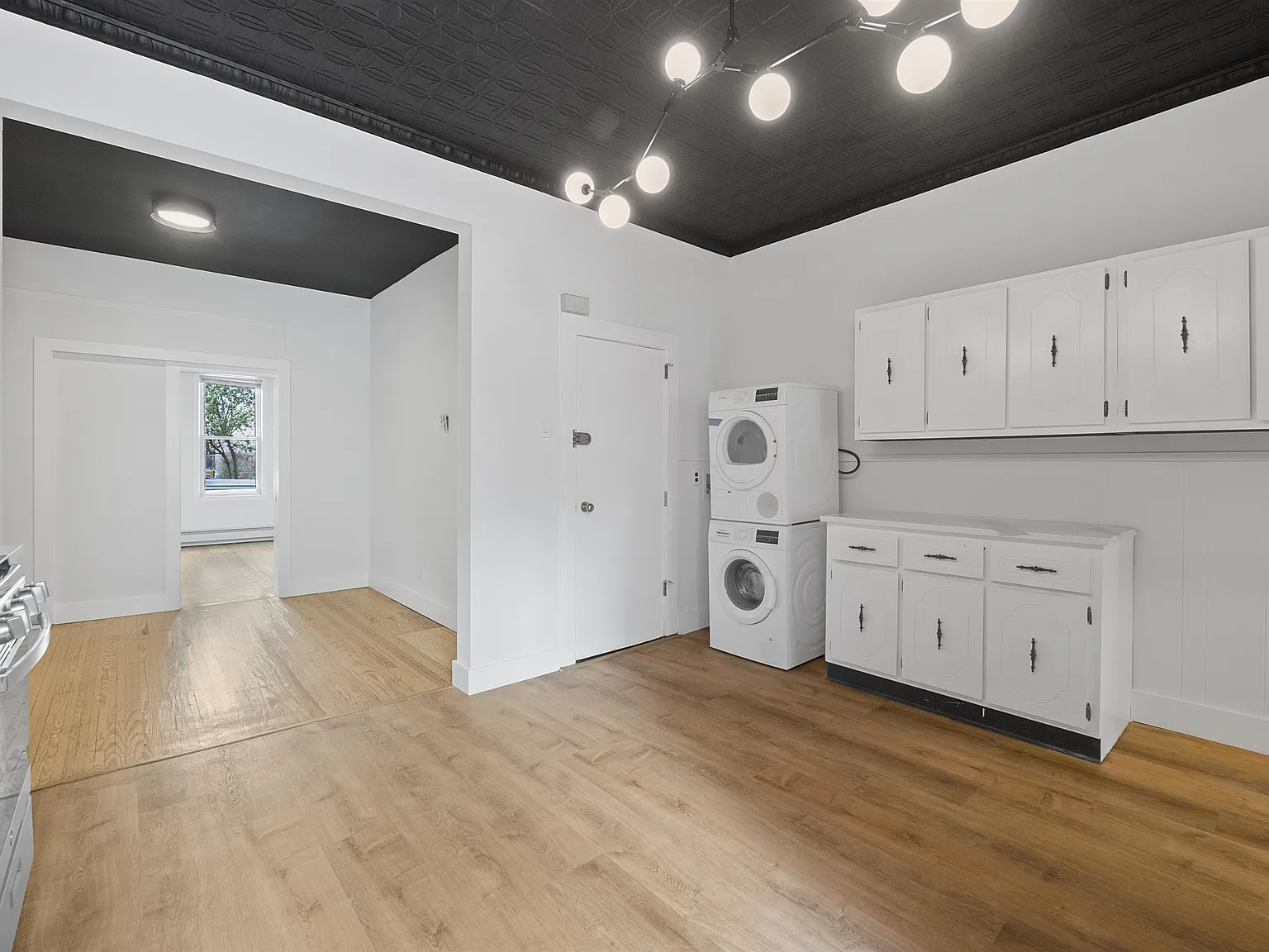 2 bed, 1.0 bath, $2,400 — Photo 4