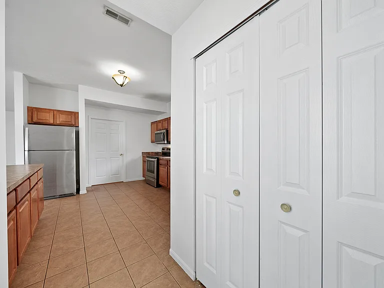 4035 Redroyal Ave — Photo 19