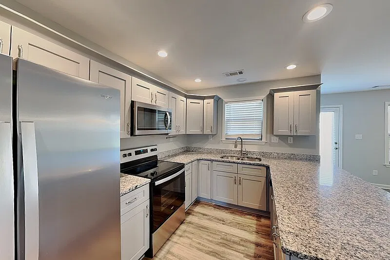 3 bed, 2.0 bath, 1594 sqft, $1,999 — Photo 4