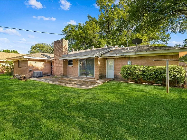 7108 Willis Ave — Photo 36