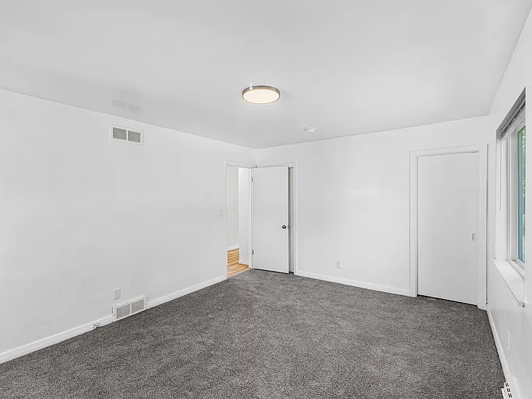 2635 Woodstock Rd — Photo 8