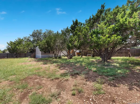 225 private road 1514, Bandera, TX 78003