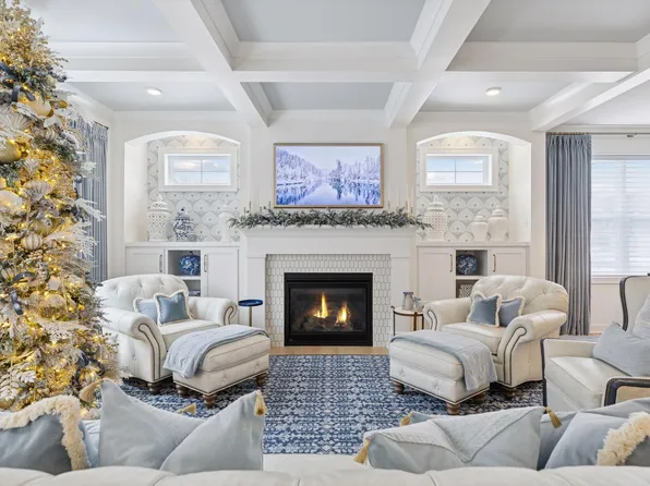 4358 Arbor Dr, Woodbury, MN 55129