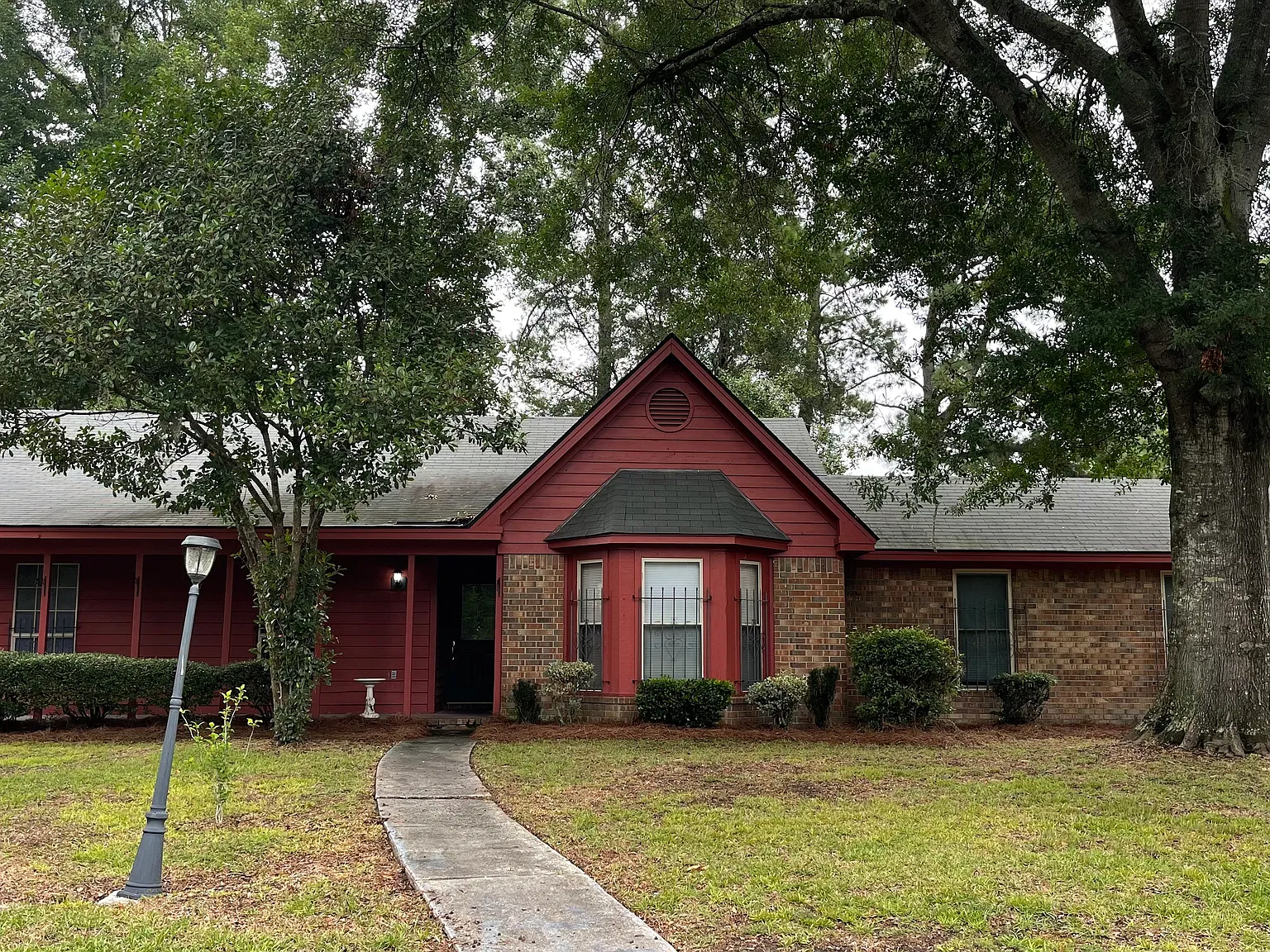 3 bed, 1840 sqft, $1,999 — Photo 1