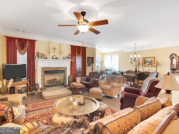 4th image of 1141 Pebble Creek Ln