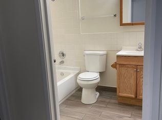 365 W Hawthorne Cir, Mount Prospect, IL 60056