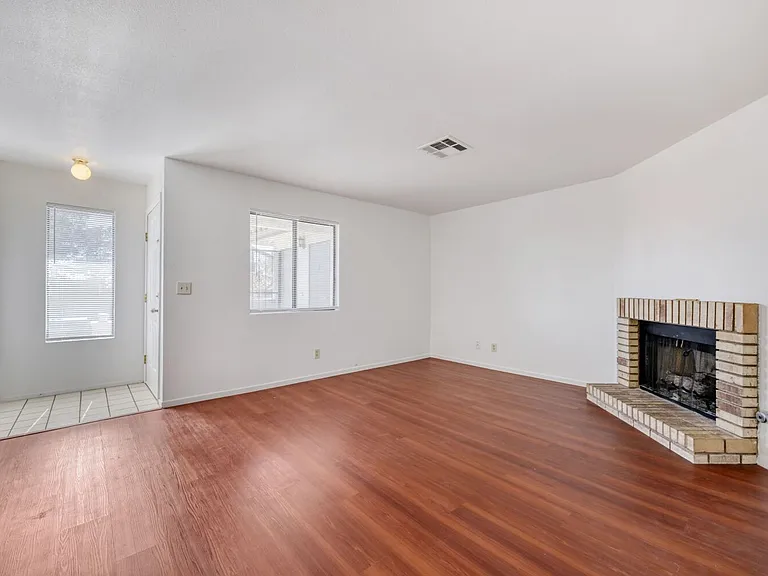 6713 W Charleston Blvd #4 — Photo 3