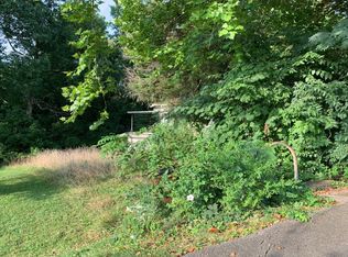 683 W Outer Dr, Oak Ridge, TN 37830