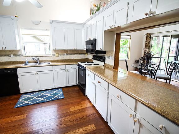 Open Kitchen

