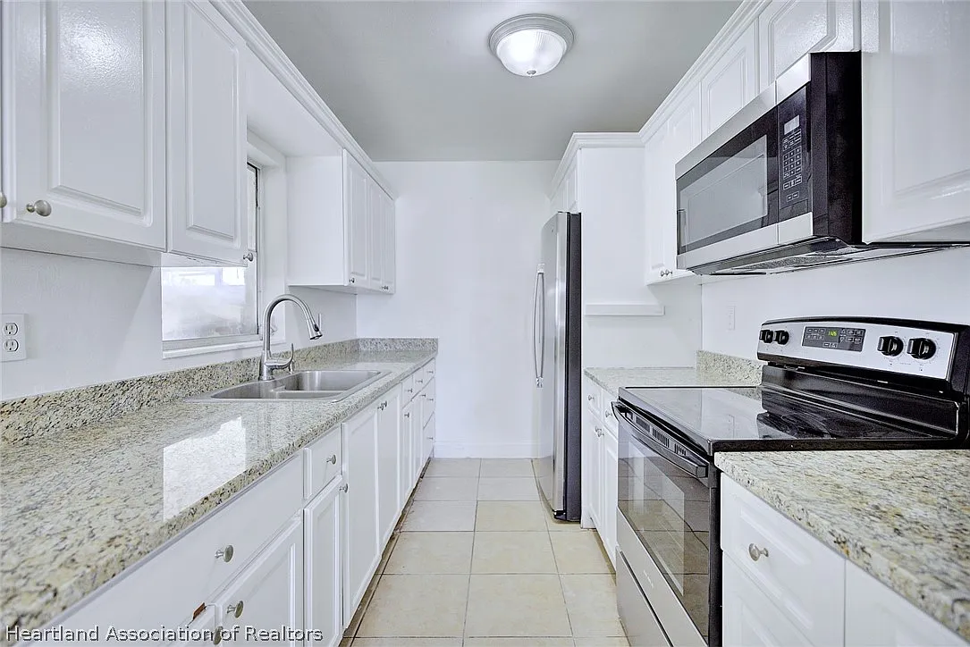 4 bed, 2.0 bath, 1459 sqft, $1,850 — Photo 4