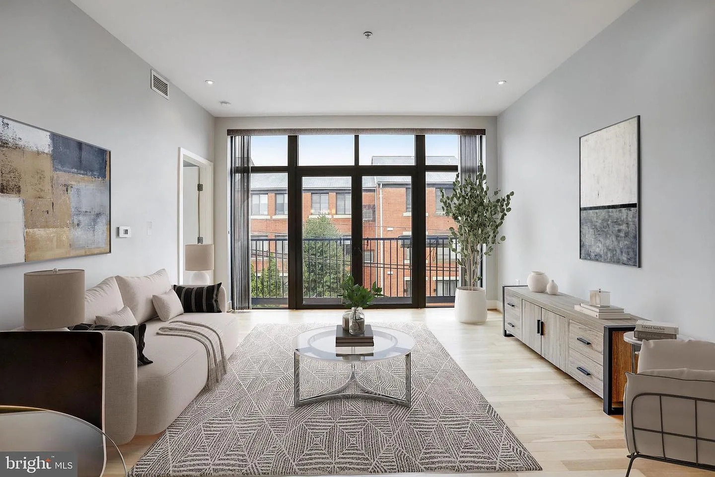 2 bed, 892 sqft, $3,300 — Photo 3