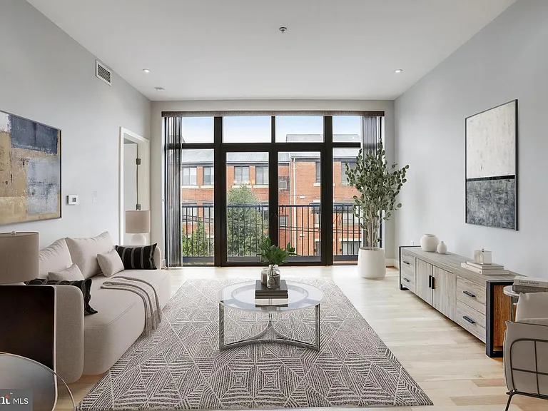 1435 Chapin St NW #206 — Photo 3