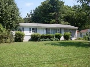 2422 E Lakeview Dr, Johnson City, TN 37601