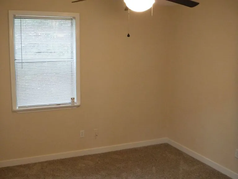 2308 Sylvan Ct — Photo 8