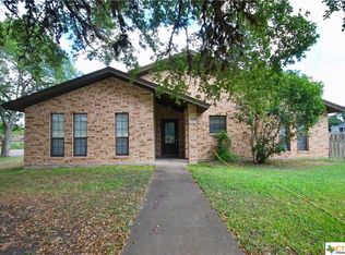 103 E 1st St, Flatonia, TX 78941