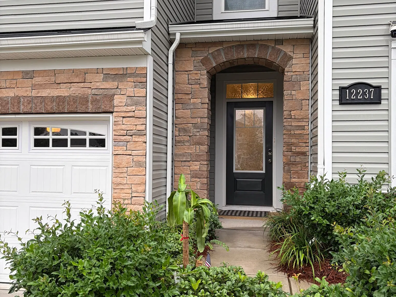 3 bed, 2.5 bath, 1529 sqft, $2,400 — Photo 3