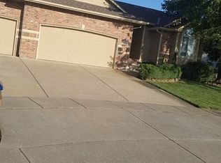 1120 E Pembrook Ct, Derby, KS 67037