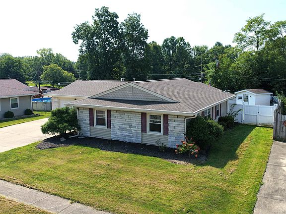 3rd image of 2846 Hillside Dr