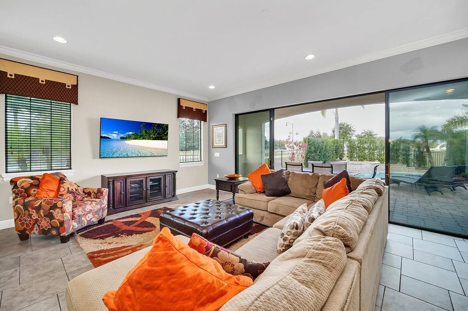5 bed, 4.0 bath, 3250 sqft, $7,328 — Photo 2