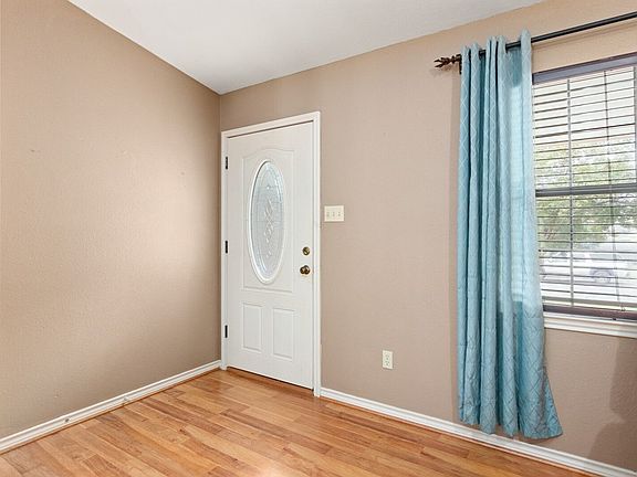 4th image of 119 Holly Hill Dr