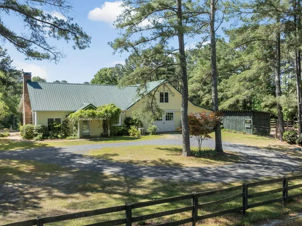 2265 Lakebay Road, Vass, NC 28394