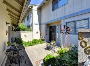 8069 Briar Ridge Ln, Citrus Heights, CA 95610