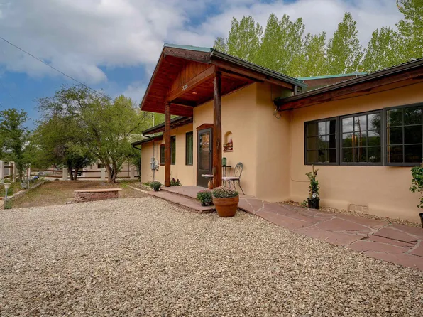 328 De Vargas Ln, Taos, NM 87571