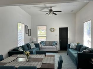 206 E Brenham St, Elgin, TX 78621