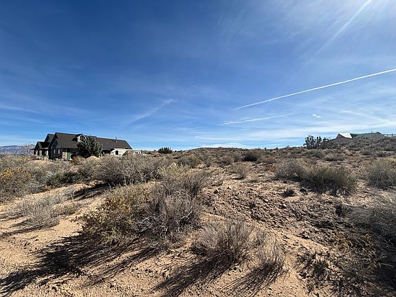 4th image of 1124 Acorn Loop NE