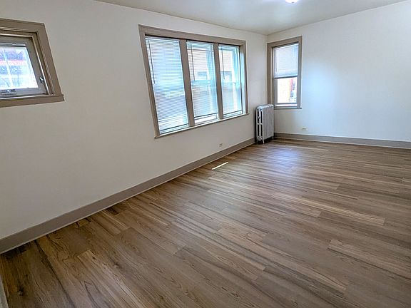 3rd image of 4149 N Mozart St #1W
