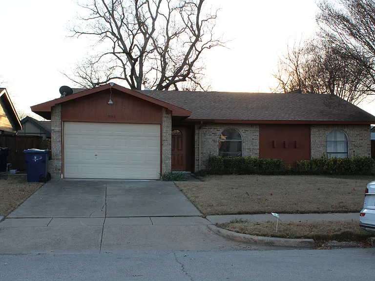 1906 Palo Duro Dr — Photo 1