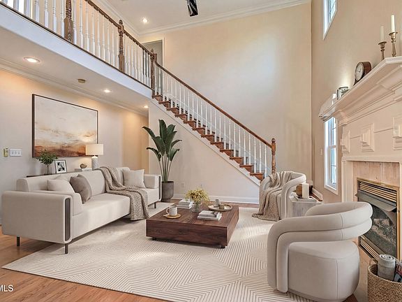 4th image of 1036 Sussex Dr