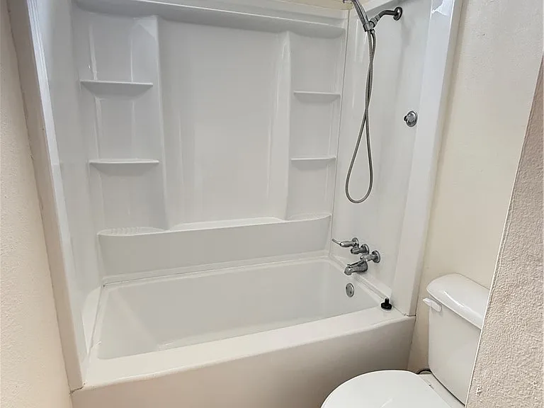 870 Avenue B #406 — Photo 11