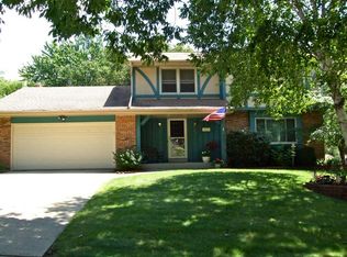 727 Cheyenne Dr, Waukesha, WI 53188