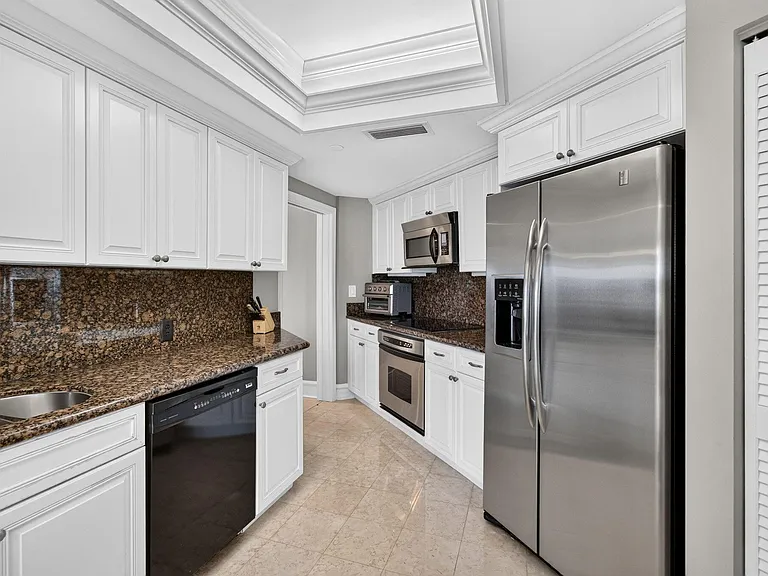 300 SE 5th Ave #6160 — Photo 13