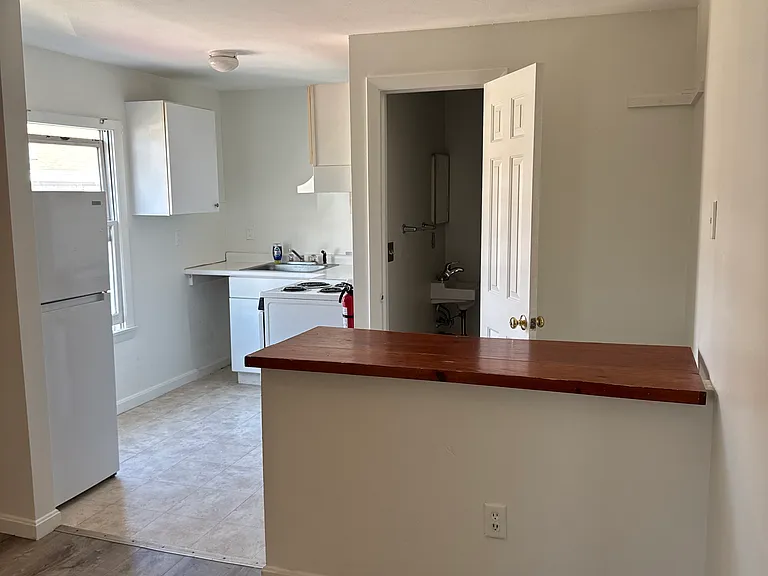 592 Lafayette Rd #2B — Photo 7