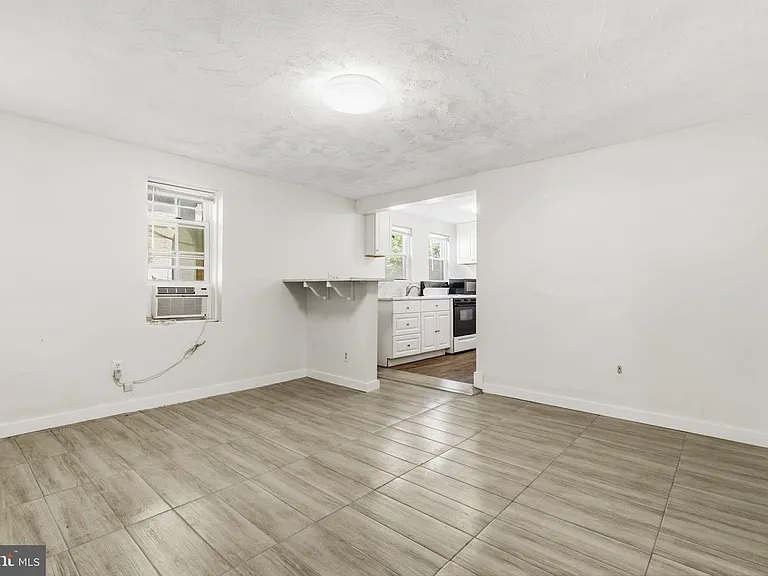 7126 Carroll Ave #4 — Photo 3