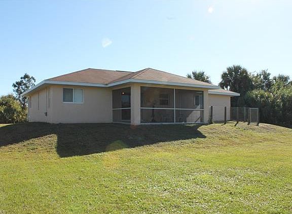 3rd image of 6112 Hendley Ct