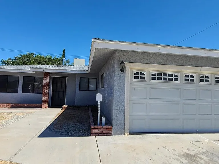 45438 Lorimer Ave — Photo 2