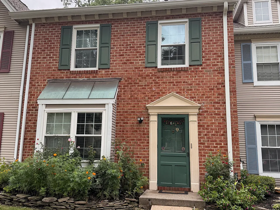 63 Albury Way