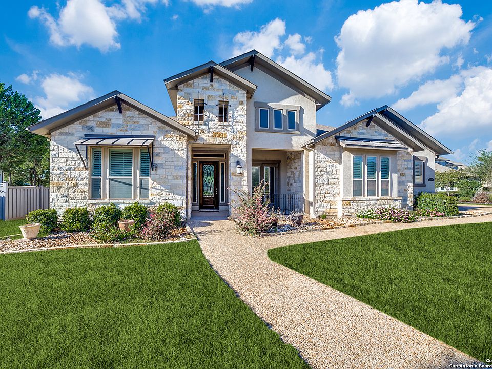 1st image of 924 WOODLAND OAKS