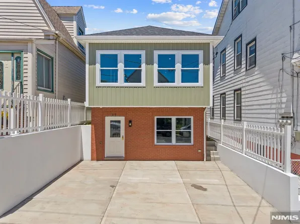 37 Devon Ter, Kearny, NJ 07032