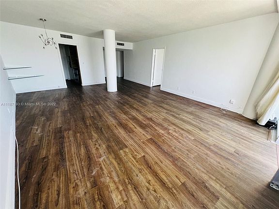 3rd image of 900 Bay Dr APT 516